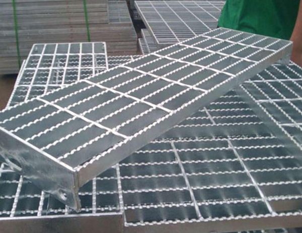 Serrated Steel Grid Plate